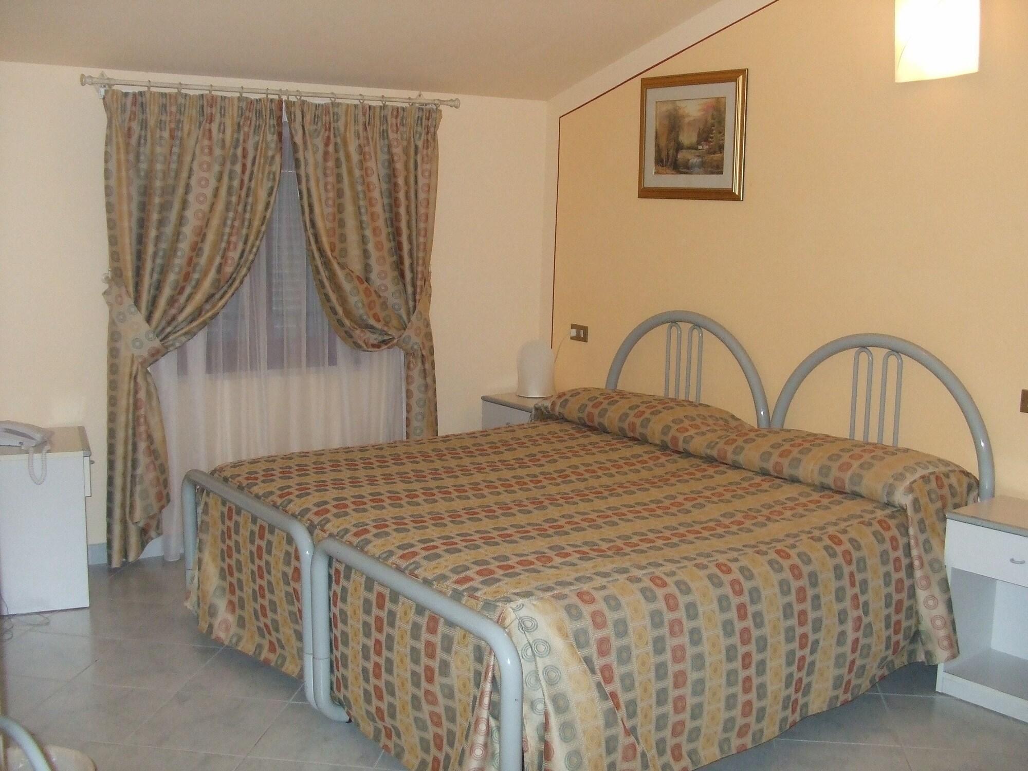 Hotel San Giacomo Assise Extérieur photo