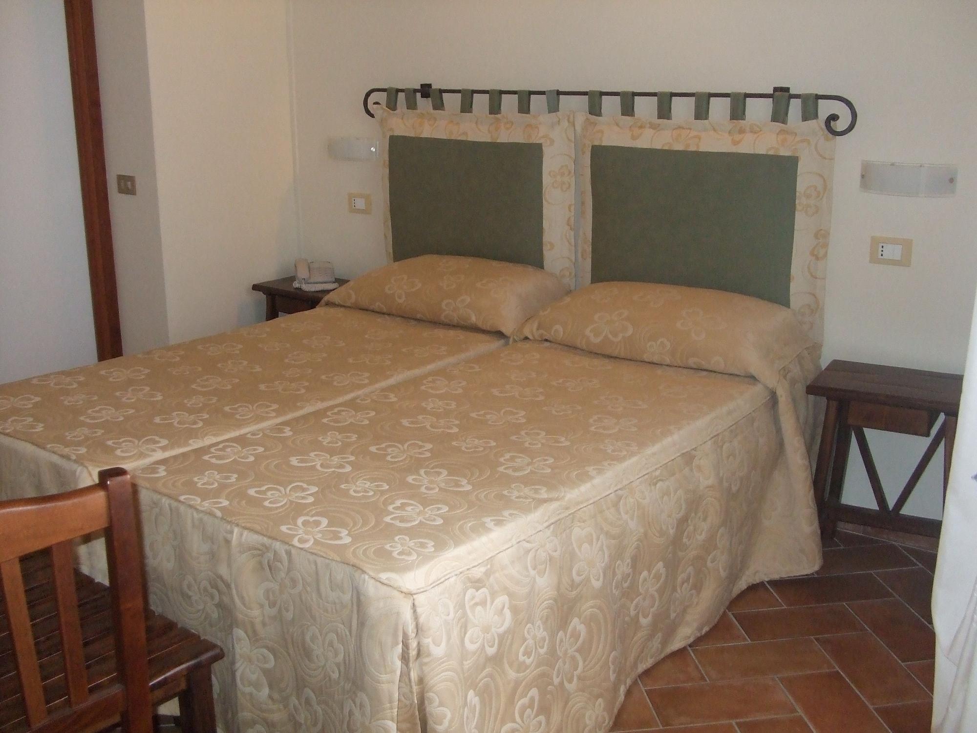 Hotel San Giacomo Assise Extérieur photo